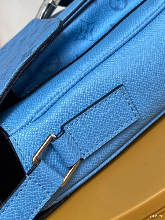NEW MESSENGER LOUIS VUITTON 0821